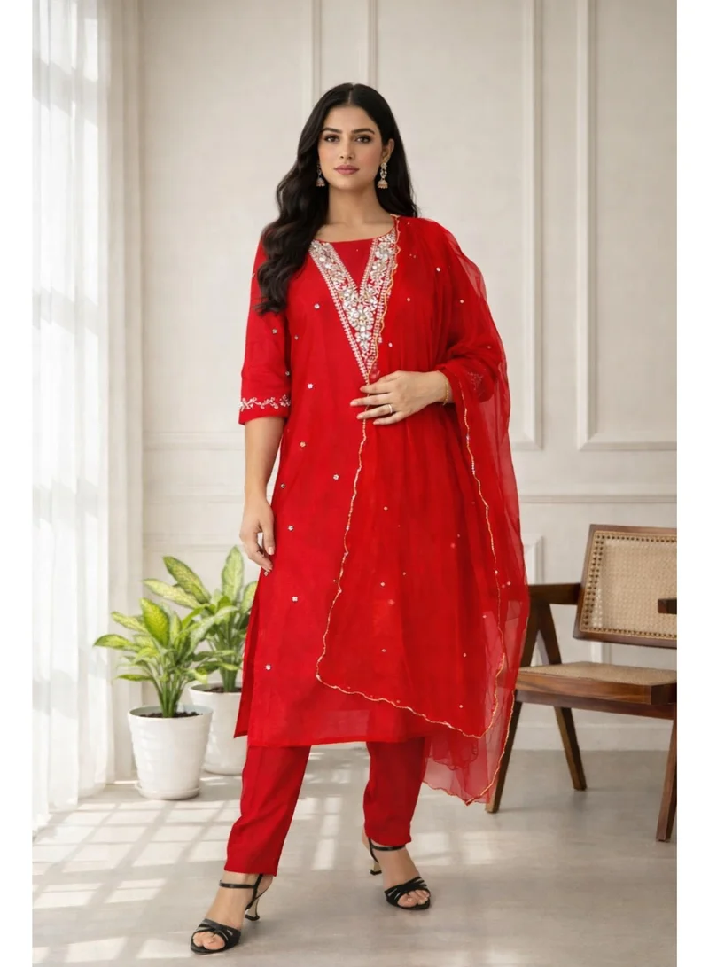 باناش برييا PRIYA’S PANACHE طقم كورتا وسروال أحمر مستقيم مع دوباتا أورجانزا أنيقة.