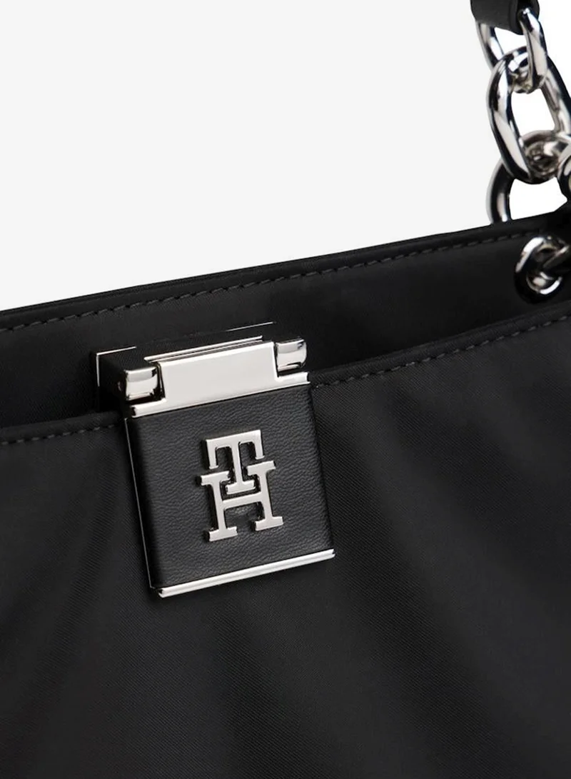 تومي هيلفيغر حقيبة كتف بتفاصيل شعار