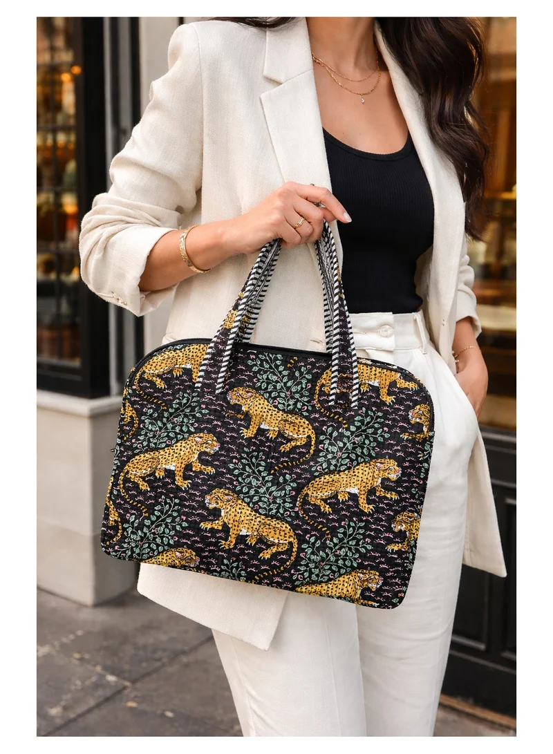 Tohfa Luxe Tohfa Luxe Jawhara Jungle Hand Block-Printed Cotton Laptop Bag – 50 × 40 cm