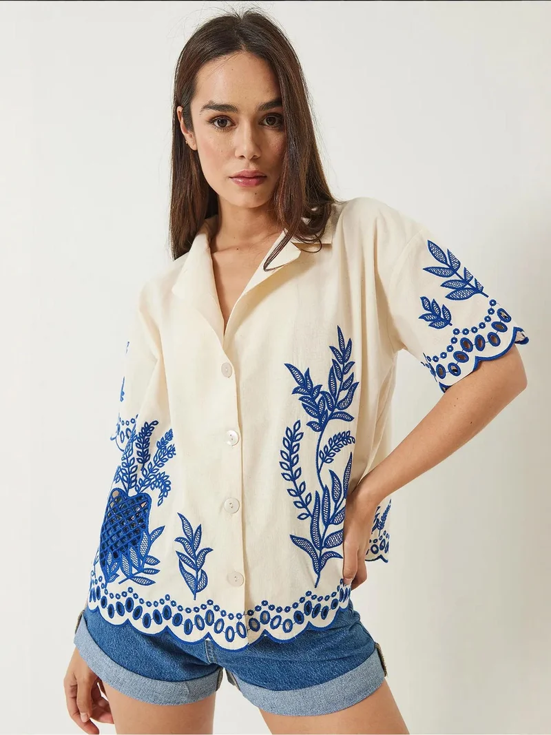 Bianco Lucci LUCCI Embroidered Cotton Shirt with Button Closure