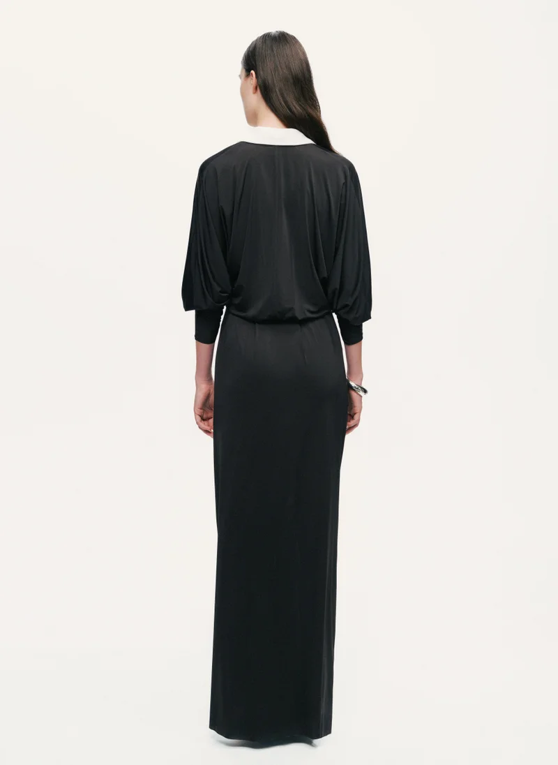 نوكتورن فستان ماكسي بياقة متباينة وكسرات