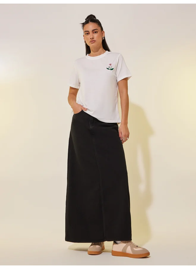 تايك تو Take Two Embroidered Flower Round Neck T-Shirt