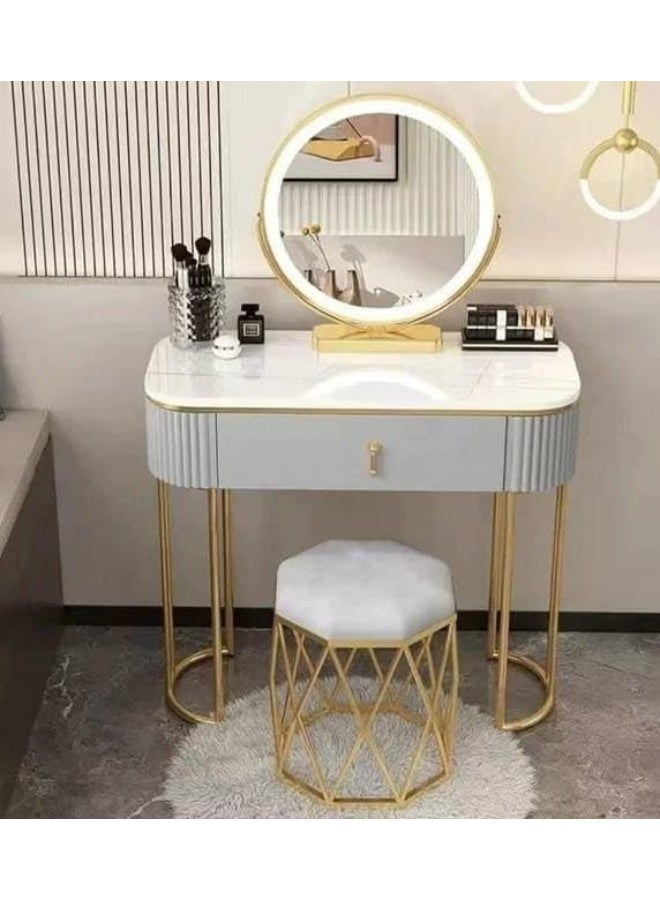 طاولة تزيين صغيرة وعصرية بتصميم بسيط وأنيق على الطراز الاسكندنافي | إضافة جديدة مميزة لغرفة نومك · طاولة مكياج صغيرة · تصميم تخزين رائع · ابتكري ركنكِ الخاص للتجميل - Image 3