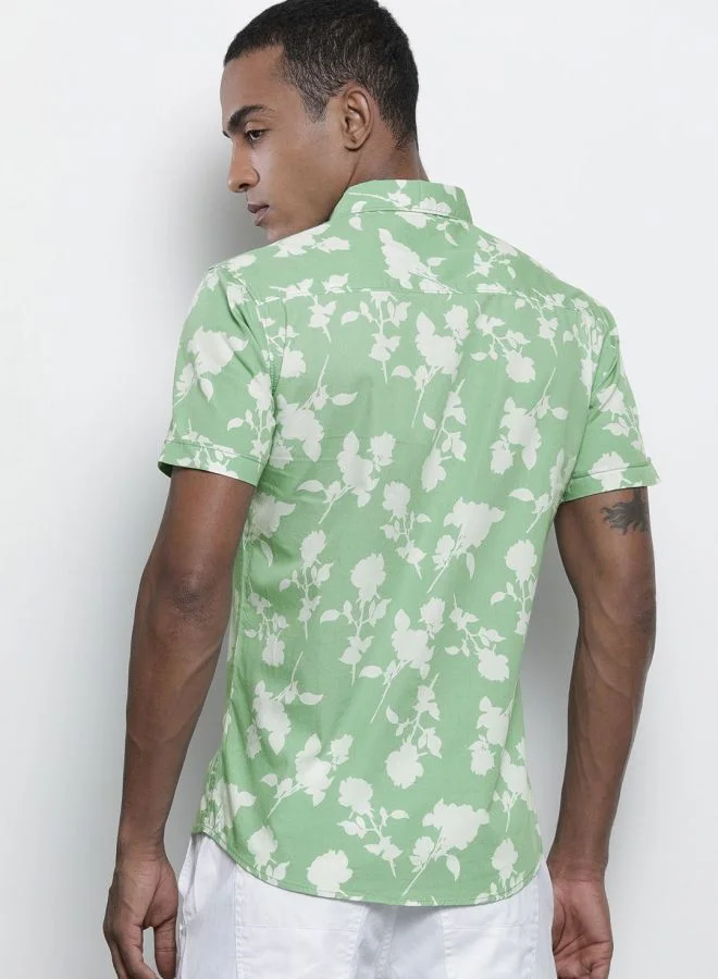 The Indian Garage Co Men Slim Fit Floral Printed Half Sleeves Spread Collar Resort Wear Shirt