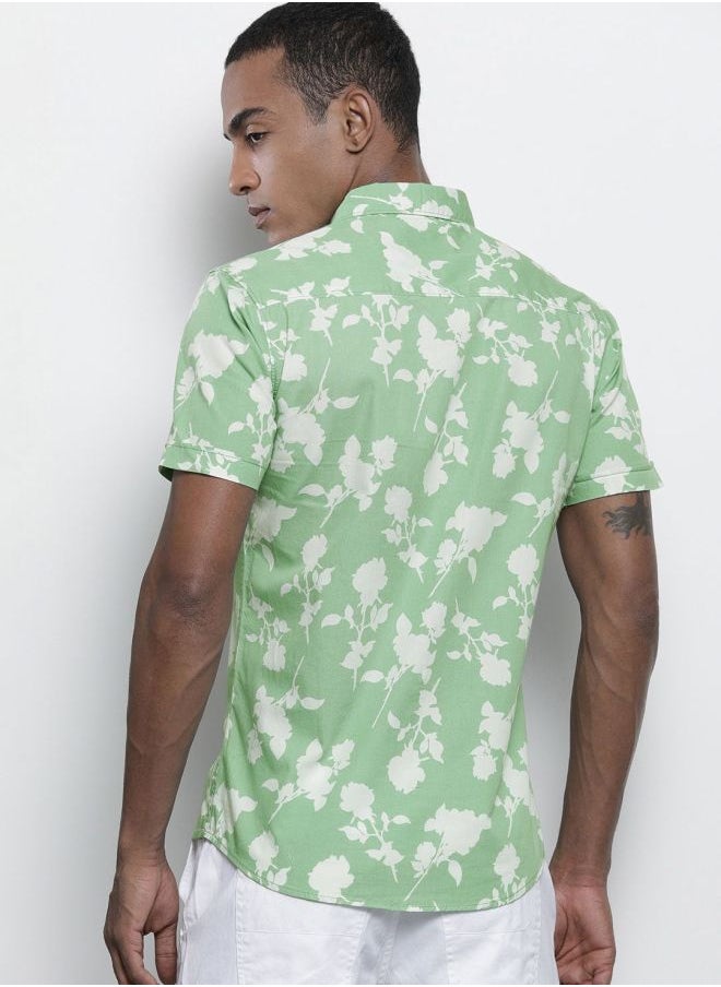 The Indian Garage Co Men Slim Fit Floral Printed Half Sleeves Spread Collar Resort Wear Shirt  - Image 2