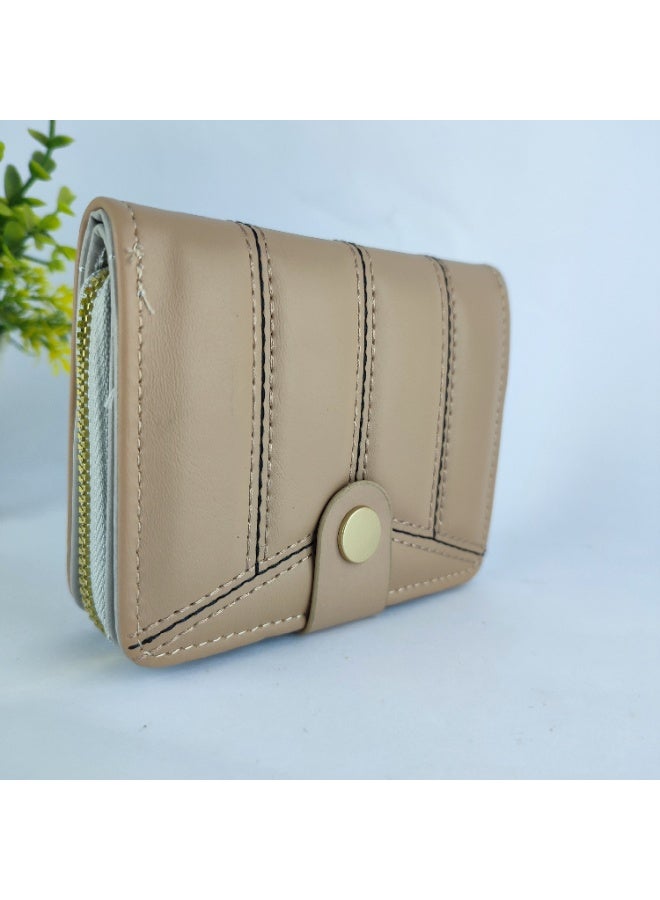 Luxury Women’s Leather Wallet with Soft Texture and Inner Compartments for Organizing Your Essentials - Image 1
