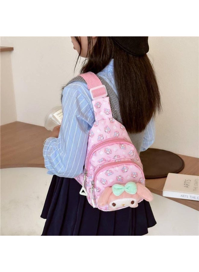 شنطة أطفال كتف بتصميم كيوت وعصري، مصنوعة من خامة خفيفة ومتينة تناسب استخدام الأطفال اليومي. مزودة بسير كتف مريح وسهل التعديل، حجم مناسب لحمل الأغراض الصغيرة أثناء الخروجات والرحلات. اختيار رائع كهدية للأطفال ولمحبي الأشكال المرحة والملونة - Image 1