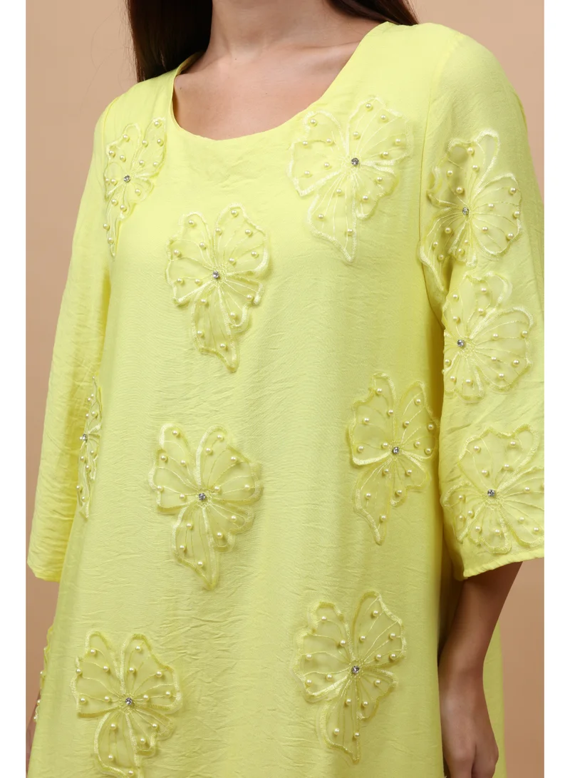 اكسا أزهار مطرزة بتفاصيل كريستالية جلابيات