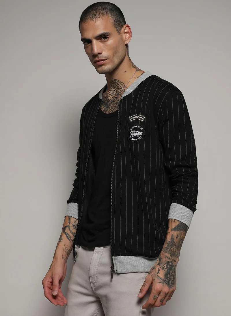 كامبوس سوترا سترة مخططة باللون الأزرق الداكن للرجال مع حاشية متباينة