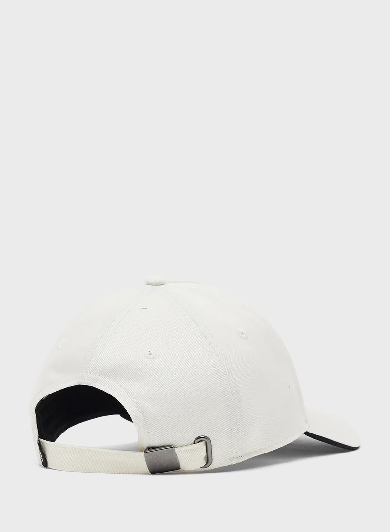 فانز Y2V Strapback Cap