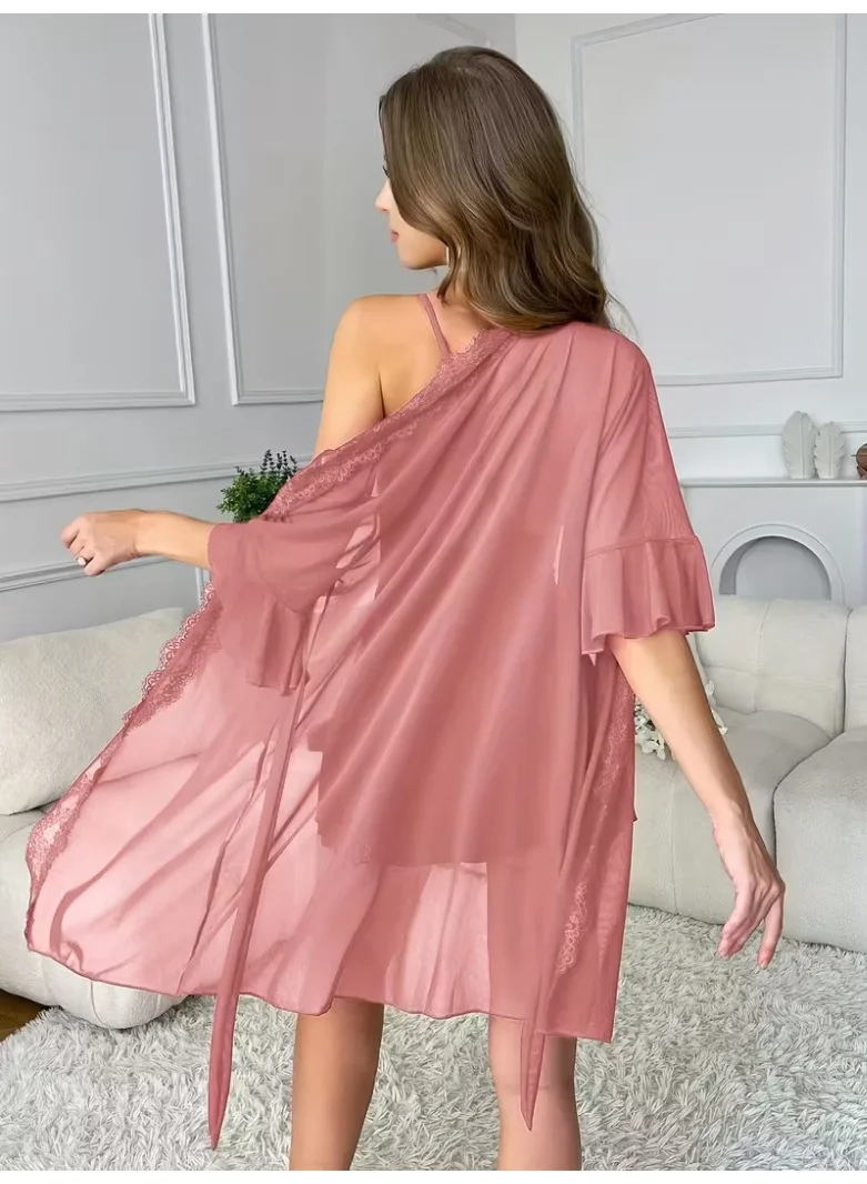 كابريشوس طقم ملابس نوم نسائي دانتيل مع روب | فستان نوم بحمالات رفيعة وياقة على شكل  وغطاء شفاف | ملابس نوم ناعمة من البوليستر | ملابس منزلية أنيقة للنساء