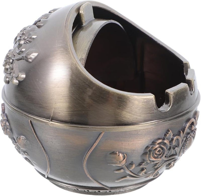 Creative Metal Ashtray with Lid Portable Windproof Indoor Outdoor Use Round Design - Image 1