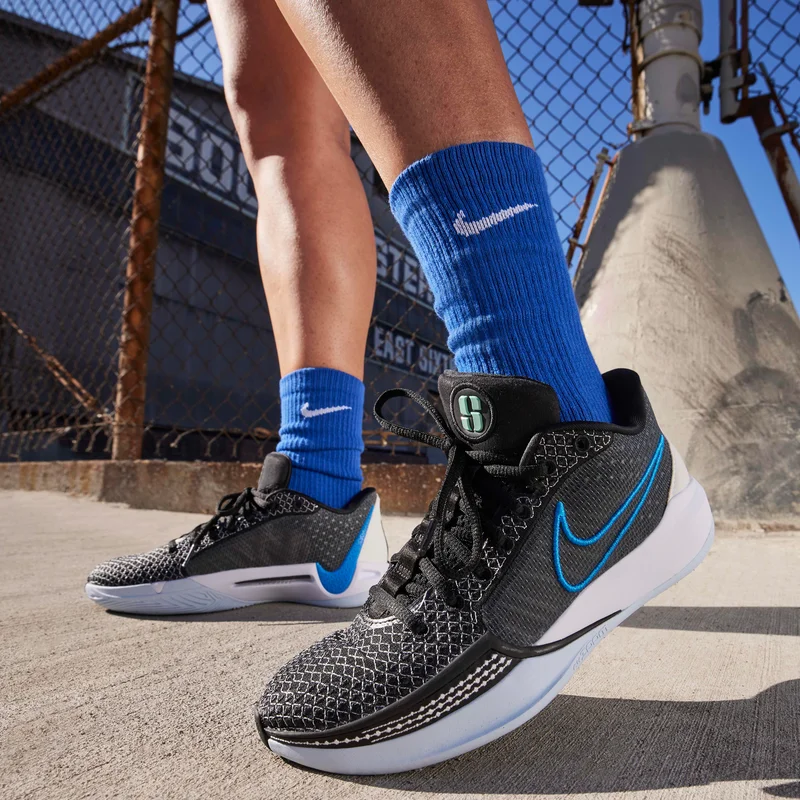 Nike BKLYN's Finest' Basketball Shoes