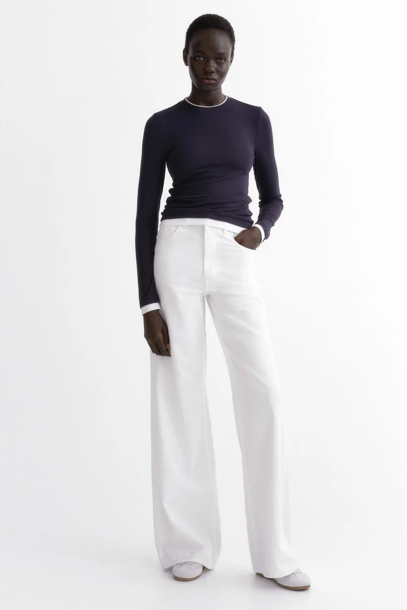 اتش اند ام بلوزة بمظهر متناسق