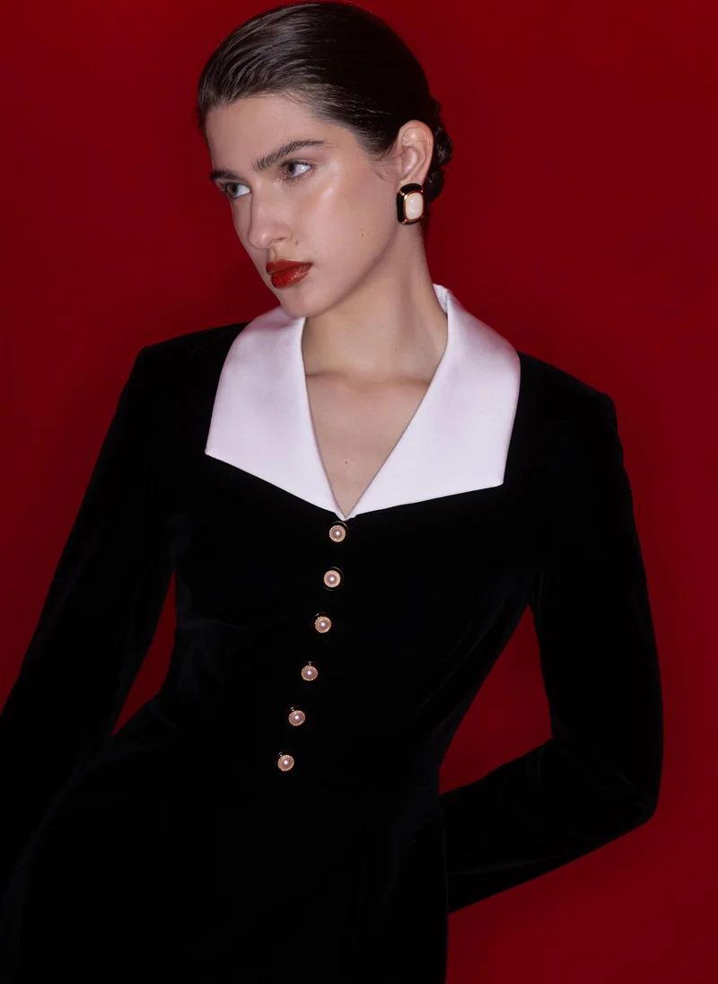Lichi  Mini dress with contrasting collar and large buttons for Women | Best Price UAE