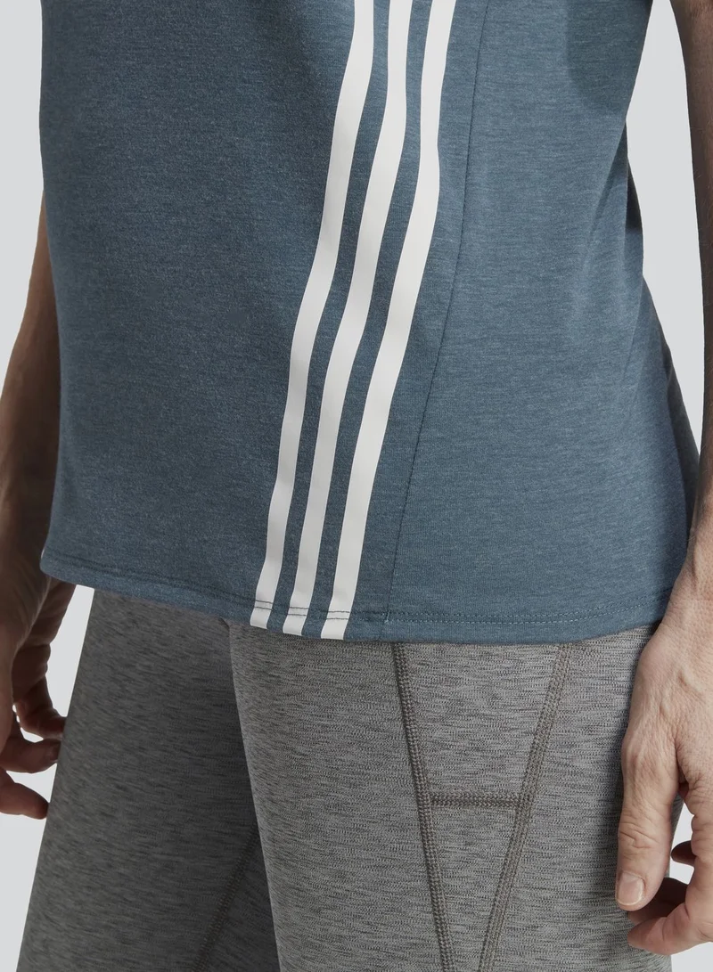 adidas تيشيرت مزين بثلاثة خطوط