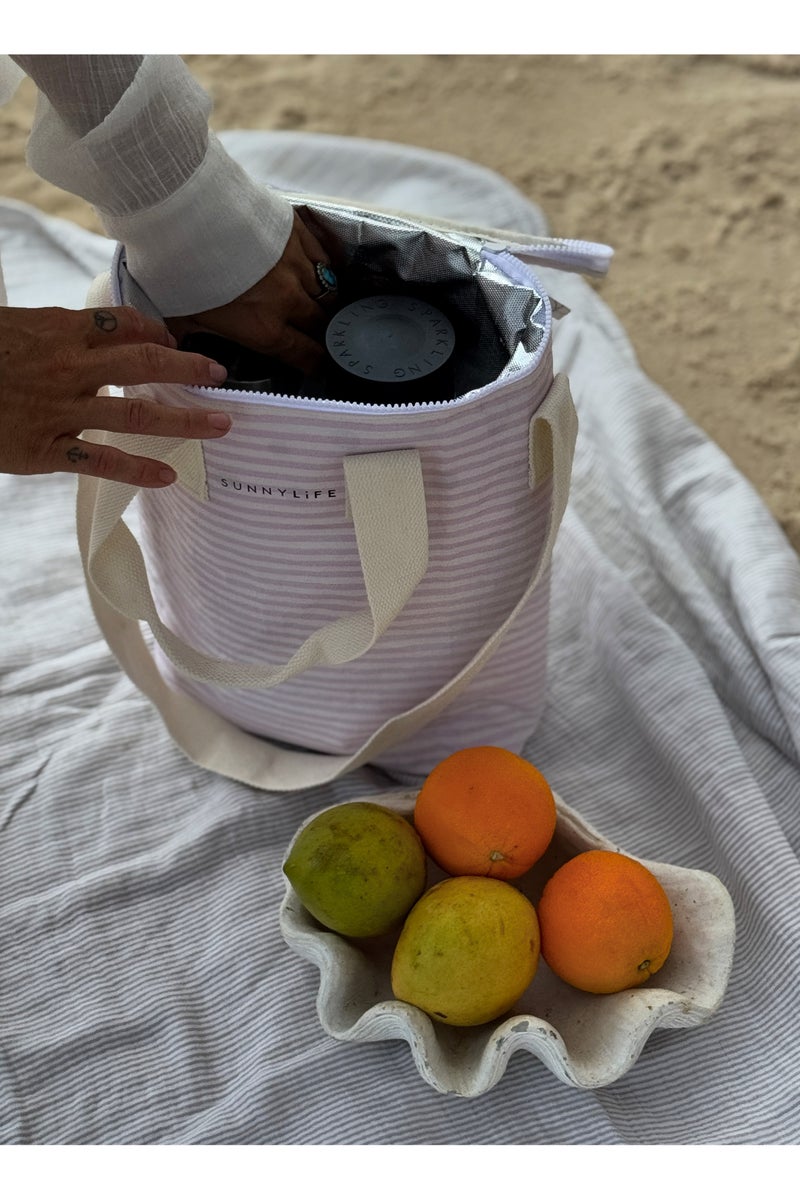 Sunnylife حقيبة تبريد مشروبات معزولة، خطوط وردية لأيام كسولة، حقيبة خفيفة الوزن للمشروبات للسفر، الشاطئ، النزهات، التخييم والفعاليات الخارجية، حقيبة مقاومة للحرارة للسفر - Image 4