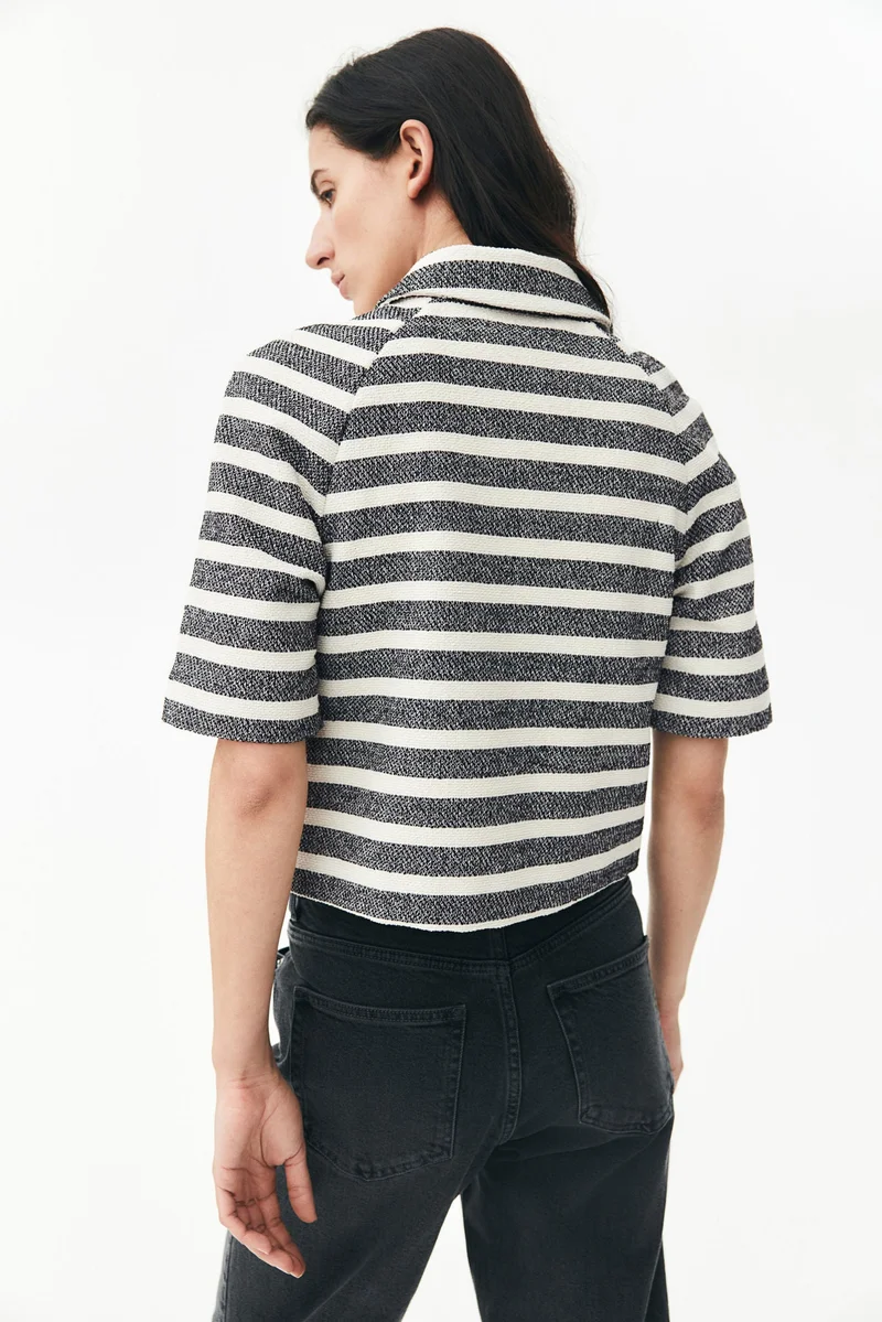 اتش اند ام جاكيت قصير الأكمام