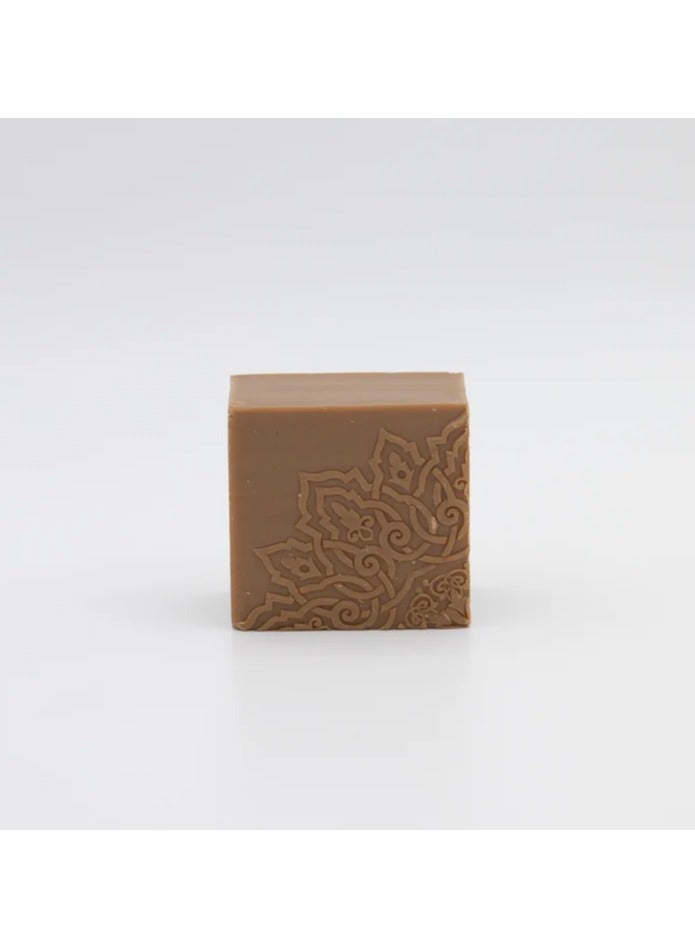 Hekaya Natural Olive Oil Soap bars with Organic Ingredients Vegan Soap Moisturizing Handmade Royal Oud Oil Scent for Body Face & Hair Soap Bars for Women & Men Pack of 4 Bars 500 grams - Image 2