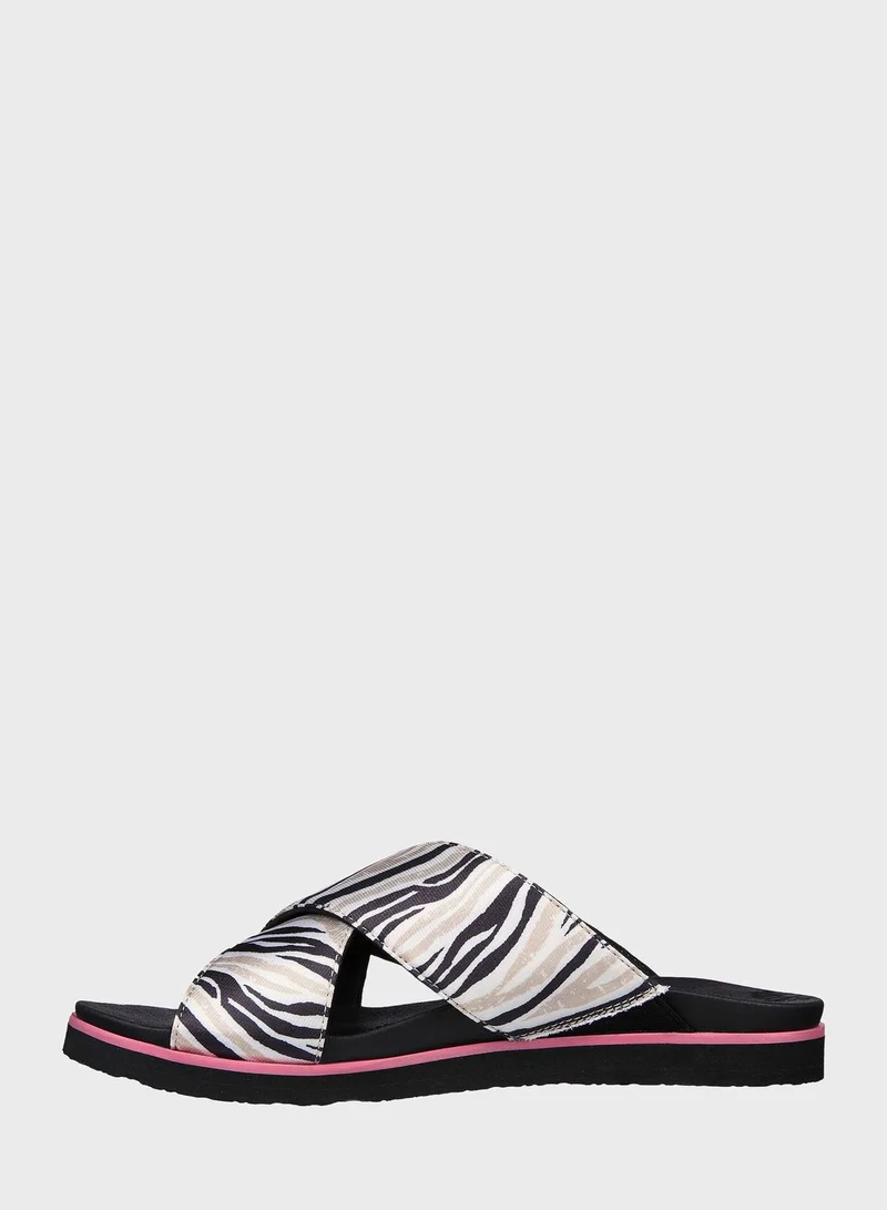 SKECHERS Moon Keepers