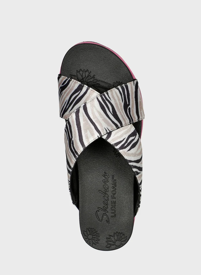 SKECHERS Moon Keepers