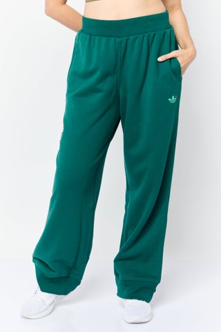 Women Sportswear Fit Outdoor Sweatpants, Green - pzsku/Z4578B785466B9E47707EZ/45/1747056882/5c95cbb5-e872-41de-9975-55b91212977a