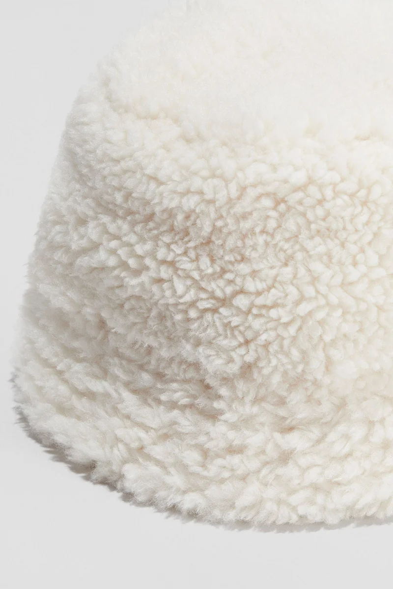 H&M Teddy bucket hat