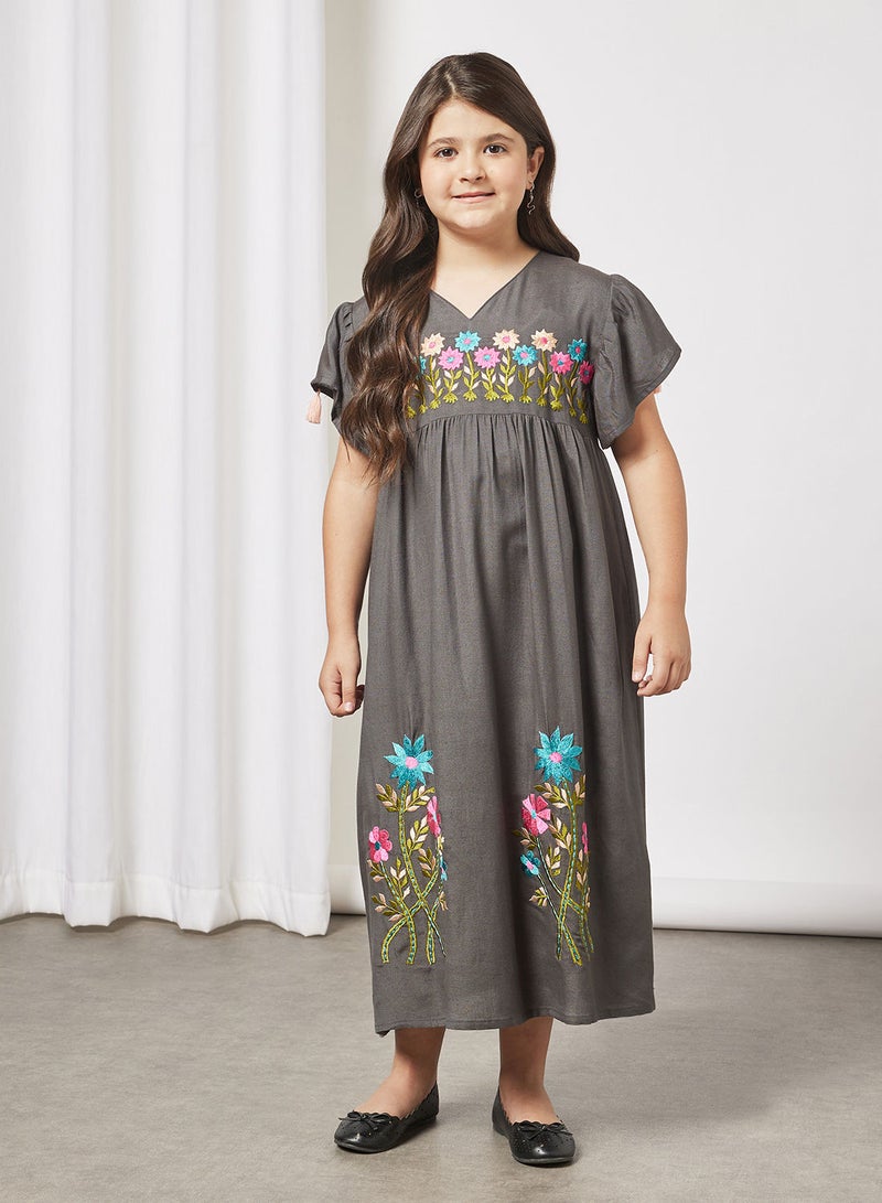 HANA & SARA Kids Embroidered Detail Jalabiya  - Image 4