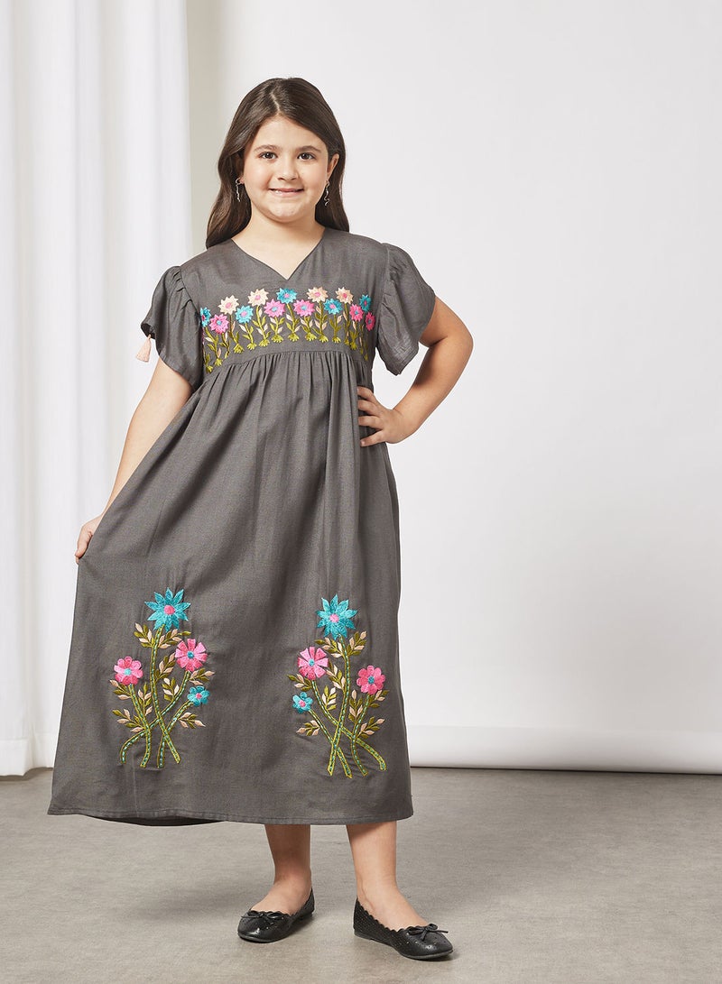 HANA & SARA Kids Embroidered Detail Jalabiya  - Image 1