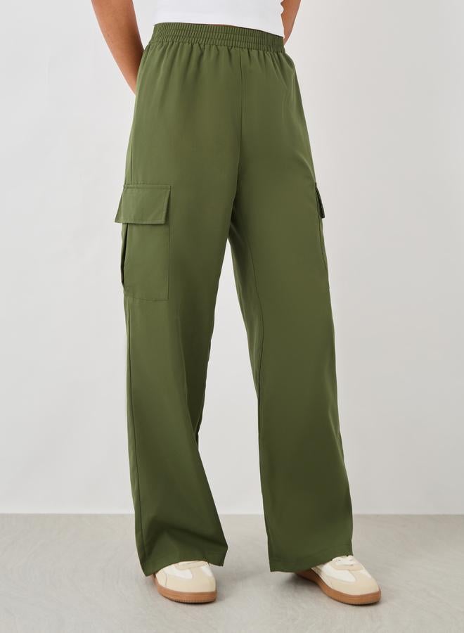 تايك تو بنطلون كارغو نسائي أخضر بخصر مطاطي - Image 2