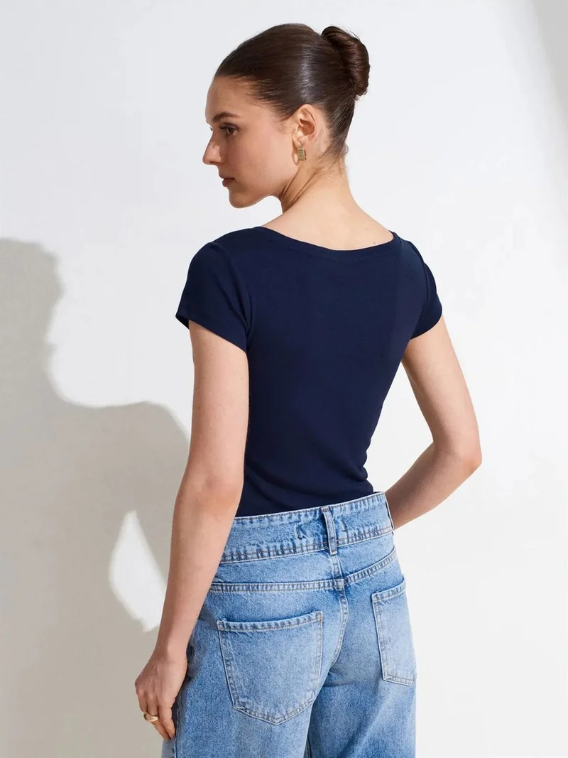 ديلفين DILVIN Women's Slim Fit Cotton U-Neck T-Shirt