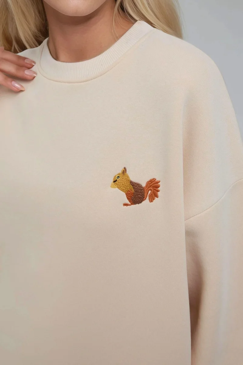 Hiccup Comfort Animal Pattern Embroidered Raised Crew Neck Sweatshirt