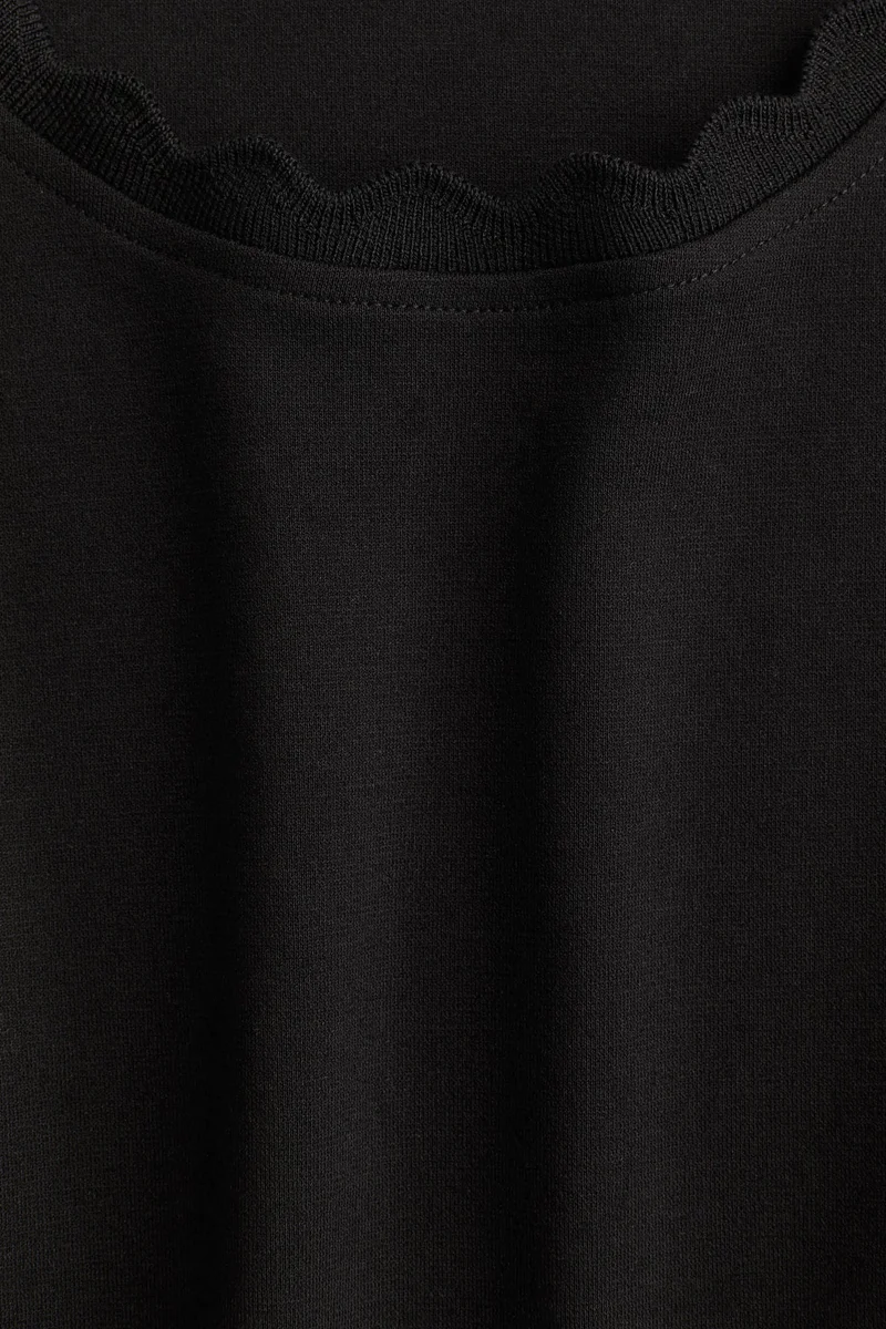 H&M Scalloped jersey dress