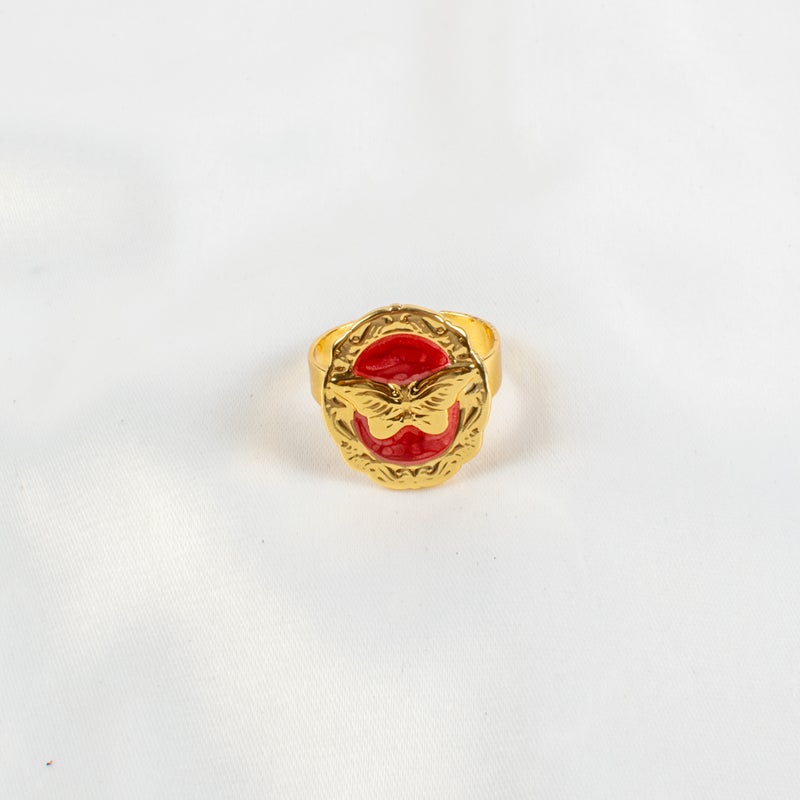 خاتم أستانليس ستيل ذهبي × أحمر شكل فراشة فري سايز - Image 2