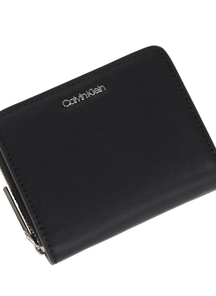 CALVIN KLEIN MEDIUM ZIP WALLET