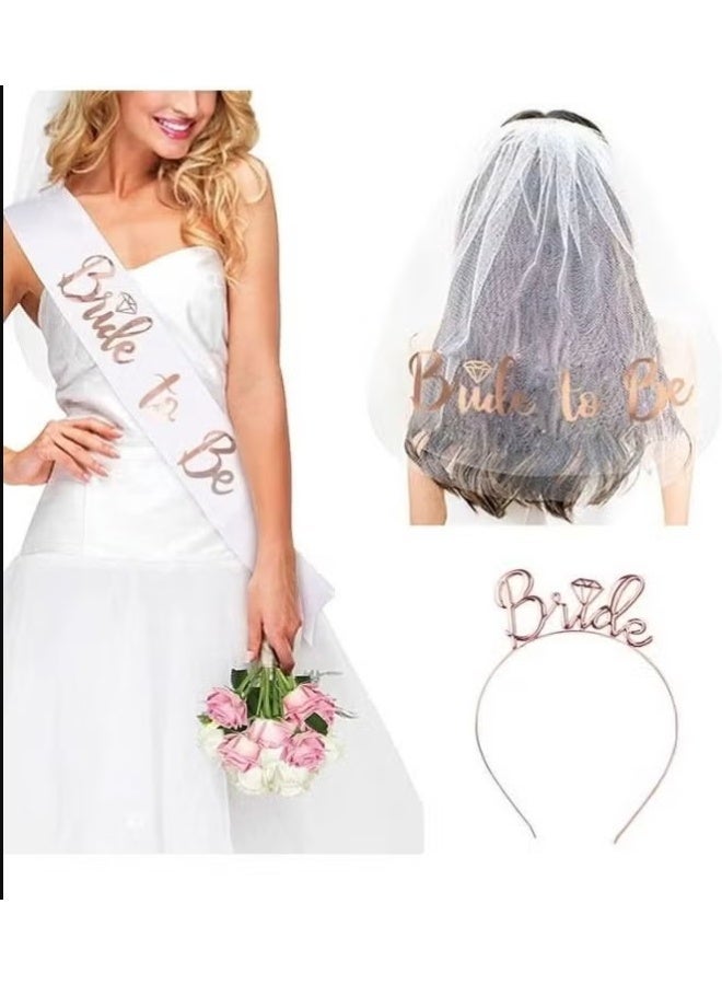 طقم مستلزمات العروس Bride to Be - طرحة عروس + وشاح ساتان + طوق رأس وردي ذهبي - 3 قطع لحفلات توديع العزوبية والخطوبة وتصوير العروس - Image 3