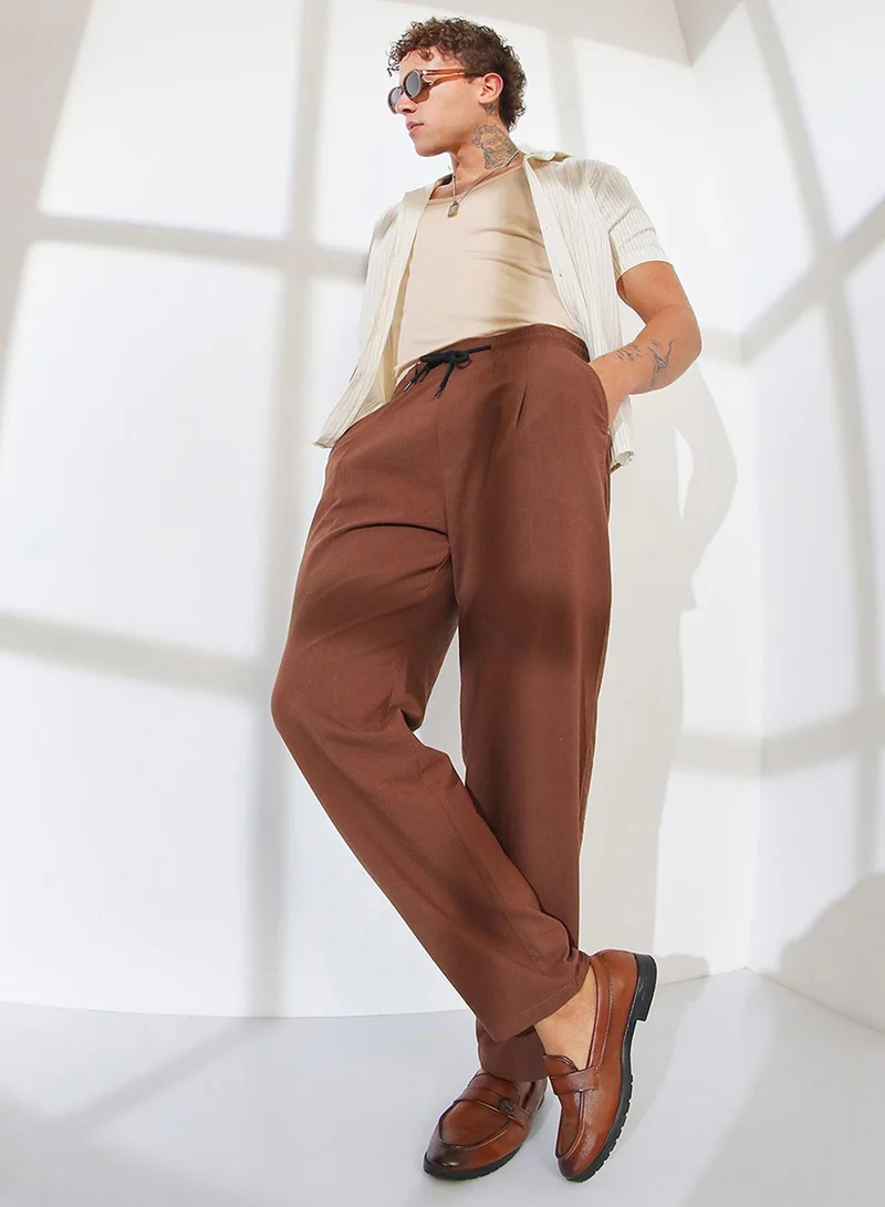 Campus Sutra Campus Sutra Men's Mocha Brown Straight-Fit Linen-Blend Trousers For Casual Wear | Mid-Rise | 2 Pockets | Drawstring Closure | Trousers Crafted With Comfort Fit For Everyday Wear