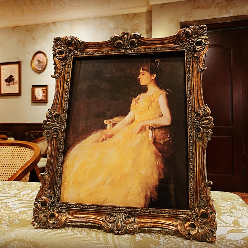 CISOO 8x10 Vintage Picture Frame Antique Ornate Bronze Gold Photo Frame  for Table Top and Wall Display  Decorative Floral Design Retro Home Decor  Photo Gallery Art - Image 2