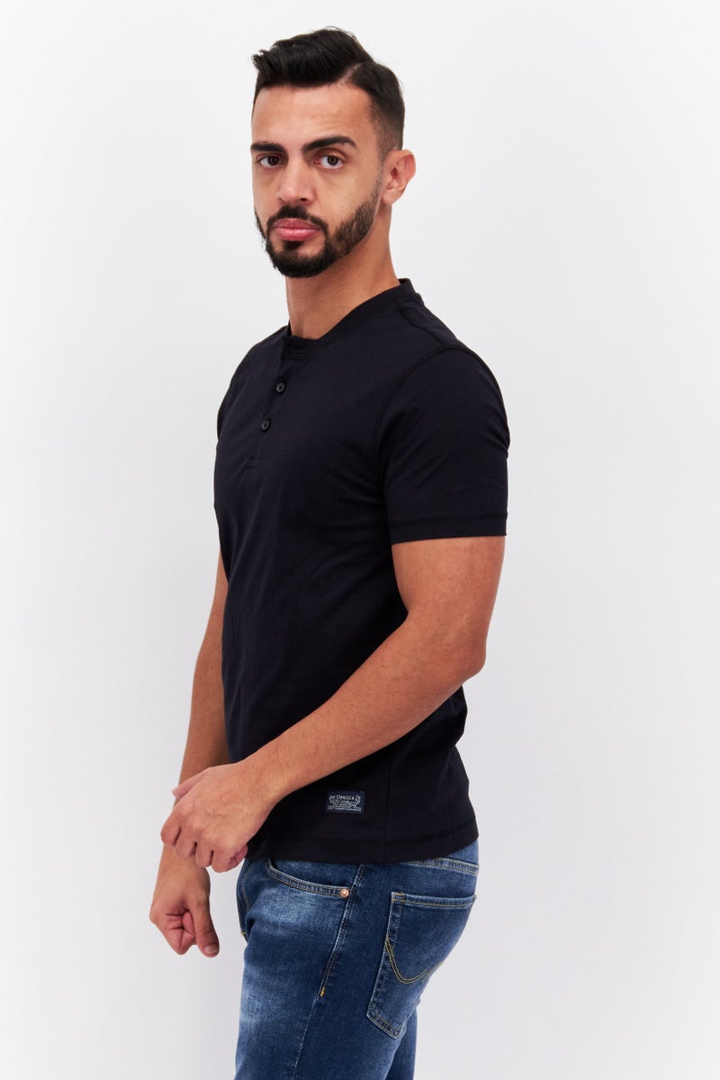 Levi's Men Crew Neck Short Sleeve Solid T-Shirts, Black - Image 3