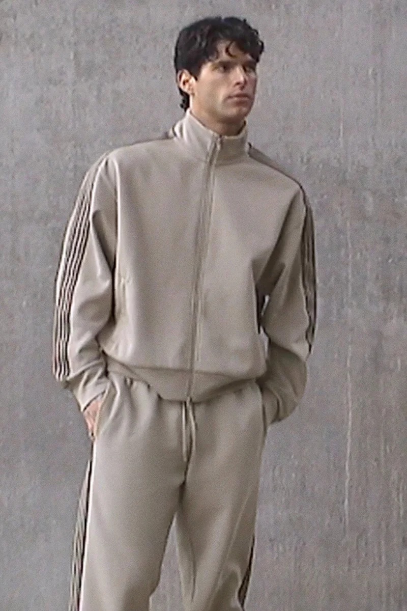 اتش اند ام بنطلون رياضي واسع بتقنية دراي موف