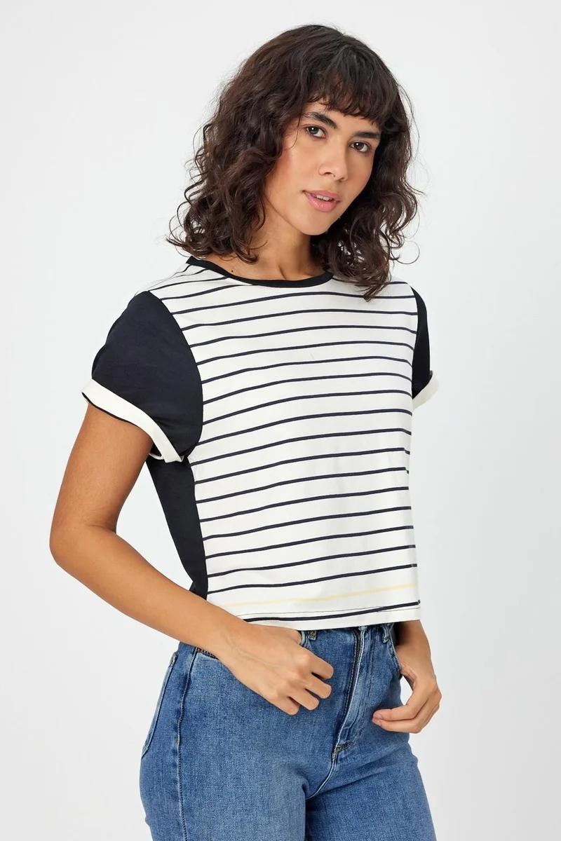 الكسندر جاردي Striped Navy Blue Crop T-Shirt (B21-326 00)