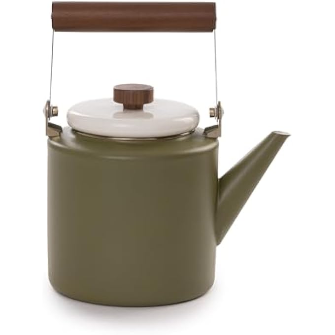 Barebones إبريق شاي مطلي بالمينا بلونين، تصميم مستوحى من الطراز القديم، حافة من الفولاذ المقاوم للصدأ، معتمد من مجلس الإشراف على الغابات، مقبض من خشب الجوز الطبيعي، سعة 15 لترًا، 6 أكواب، لون زيتوني داكن - Image 2