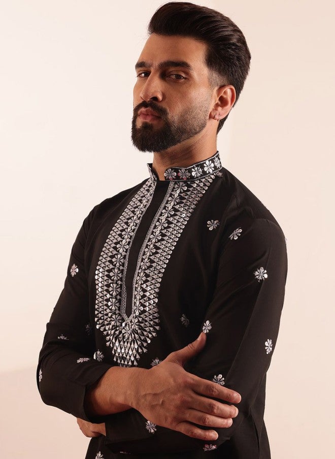 Sojanya Floral Embroidered Black Kurta With Pyjamas For Men - Image 2