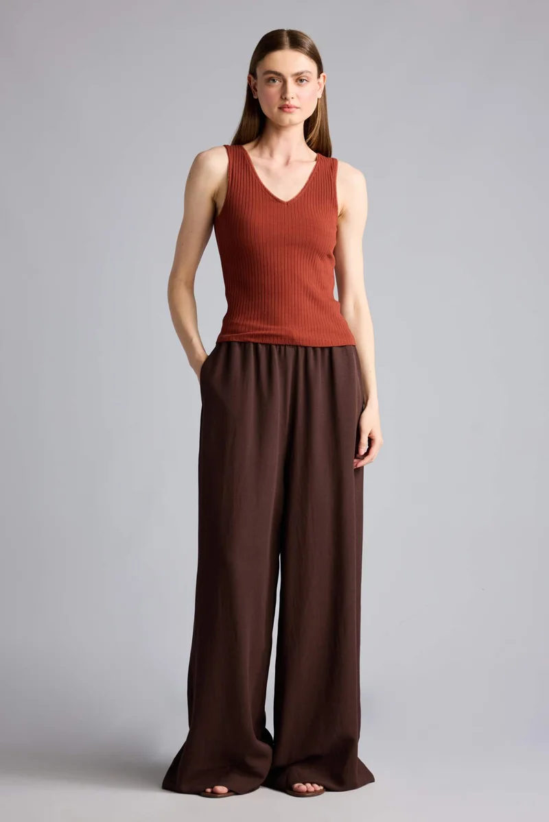 ديفاكتو Slim Fit Camisole V-Neck Tank Top