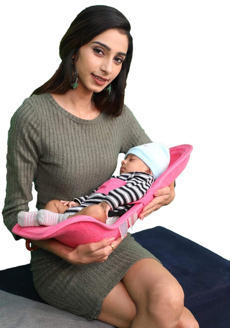 HOOPA وسادة تغذية هووبا بالفراولة | وسادة للرضاعة | وسادة للتمريض | حامل للرضع | حديثي الولادة حتى 4 أشهر | دعم كامل للجسم | وسادة مائلة - Image 1