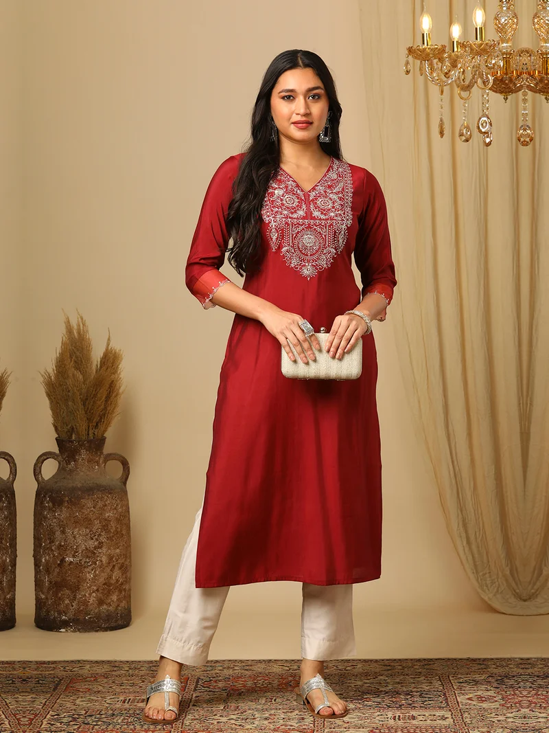 globus Women Ethnic Motifs Yoke Design Thread Work Kurta