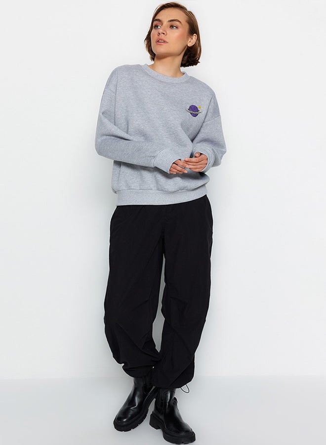 trendyol Gray Melange Fleece Inside Printed Regular/Normal Fit Knitted Sweatshirt TWOAW24SW00175  - Image 3