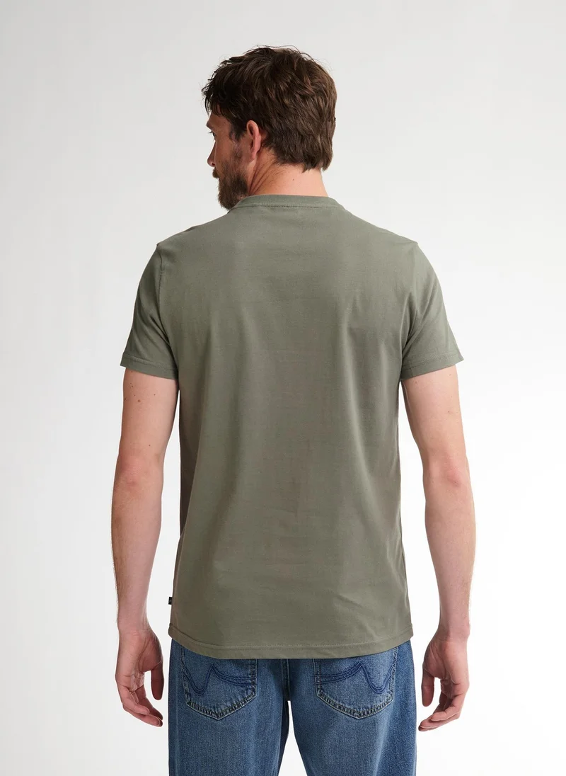 بترول اندستريز تيشيرت رجالي كلاسيك بطبعة