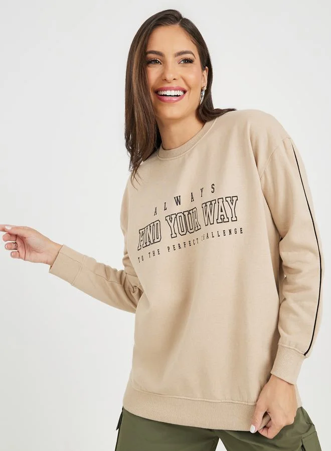 ستايلي Regular Fit Longline Slogan Print Sweatshirt