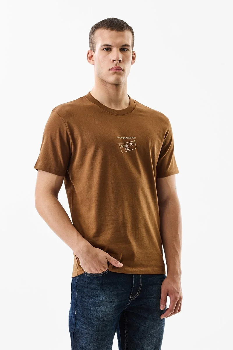 سنيتش تيشيرت قطن طبيعي بقصة ضيقة بلون بني